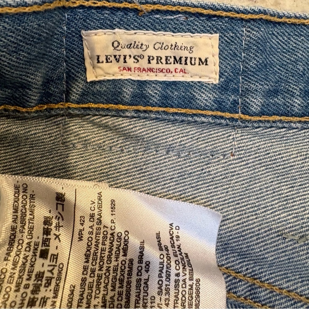 Levi’s 501 High Rise Jean Shorts Women’s 25 Light Wash Cut Off Distressed Denim - Picture 6 of 8
